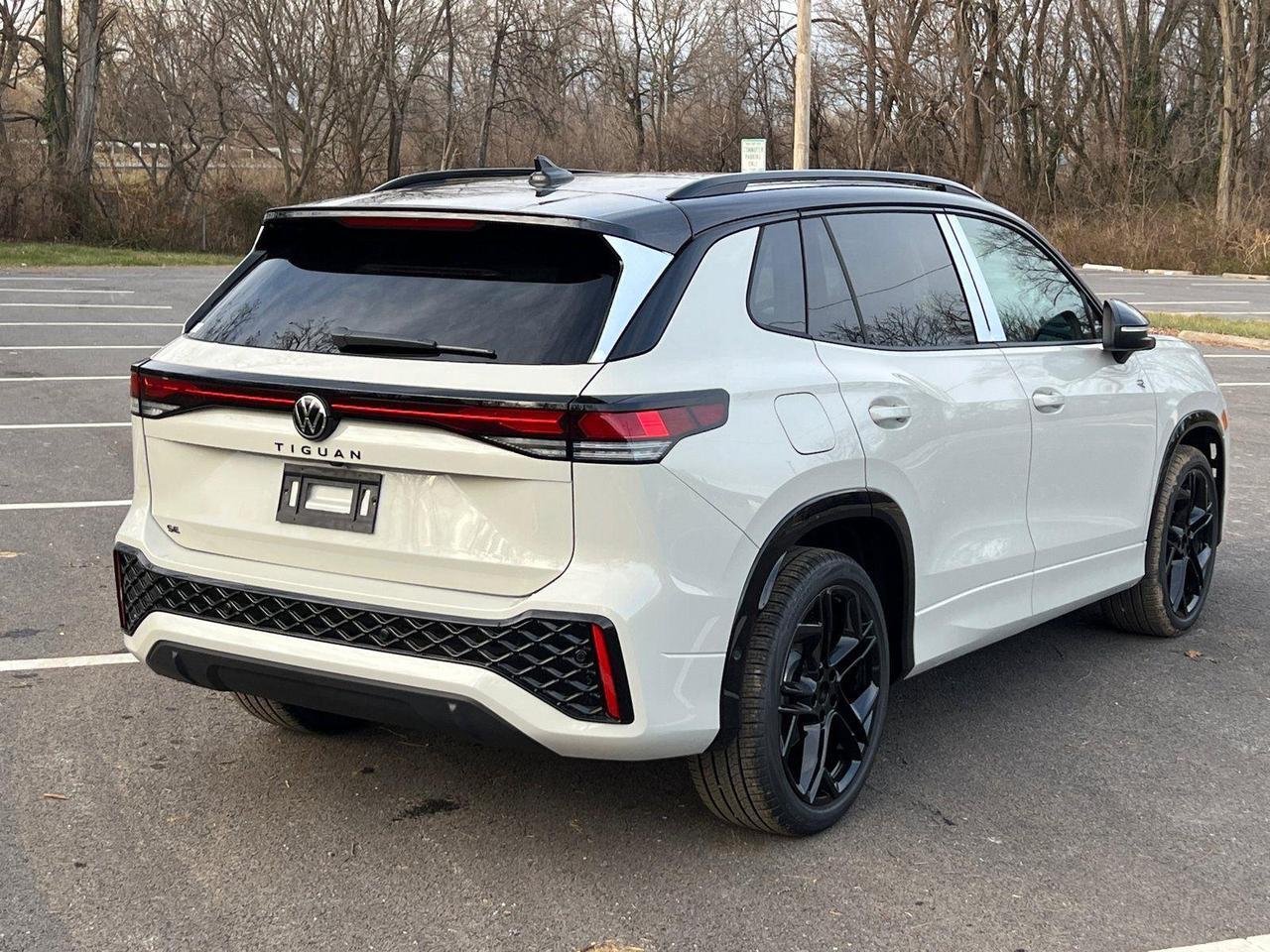 2026 Volkswagen Tiguan SE R-Line Black Hagerstown MD