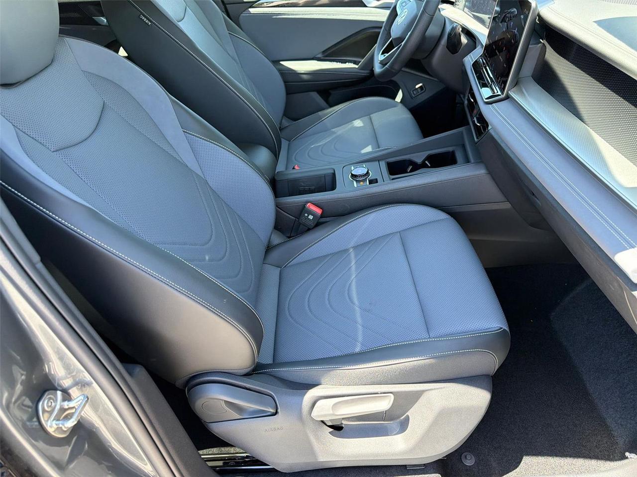 2026 Volkswagen Tiguan SE R-Line Black Hagerstown MD