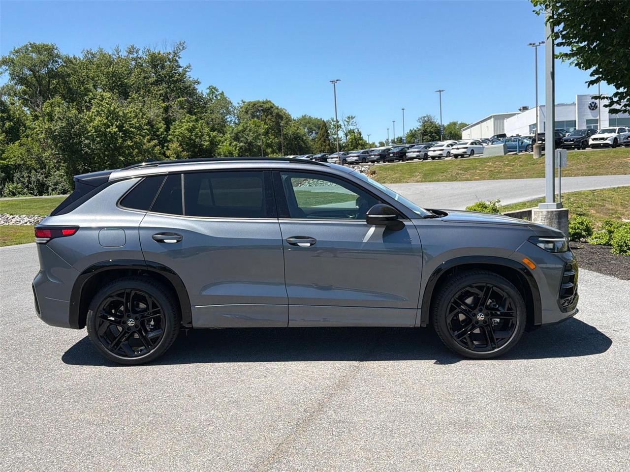 2026 Volkswagen Tiguan SE R-Line Black Hagerstown MD