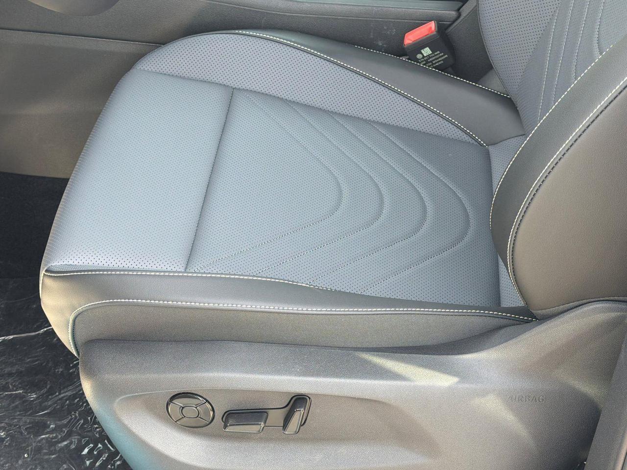 2026 Volkswagen Tiguan SE R-Line Black Hagerstown MD