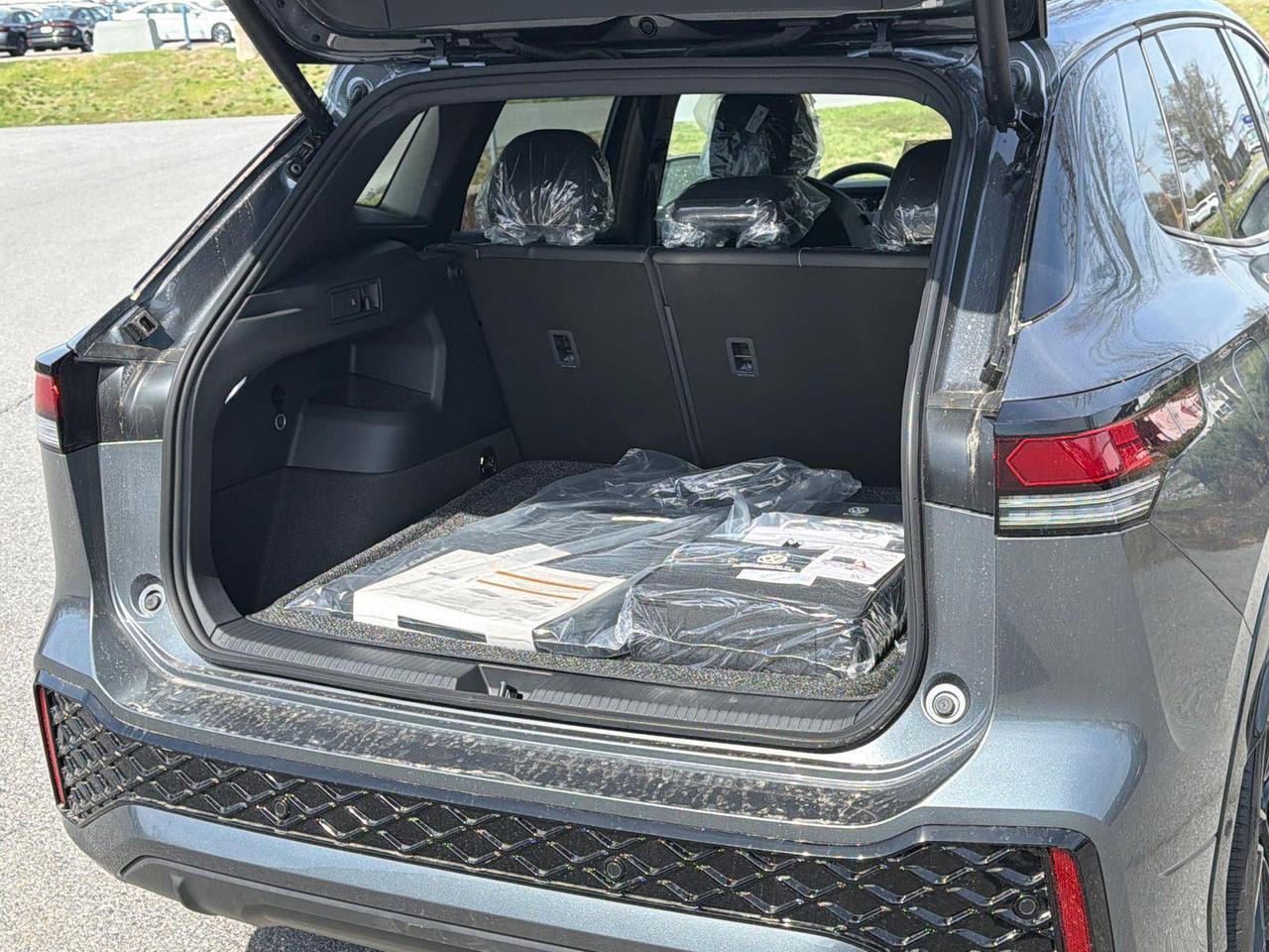 2026 Volkswagen Tiguan SE R-Line Black Hagerstown MD