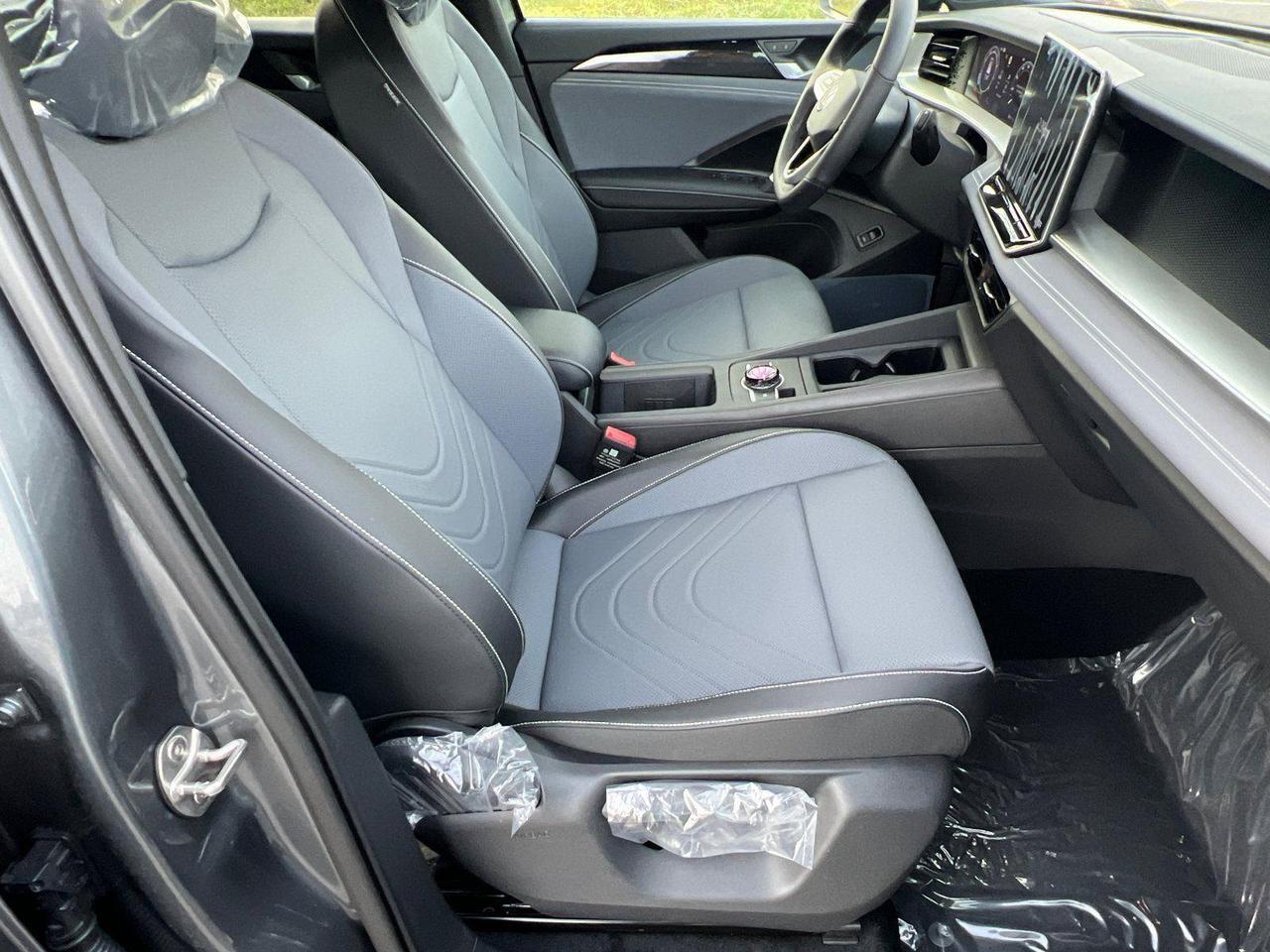 2026 Volkswagen Tiguan SE R-Line Black Hagerstown MD