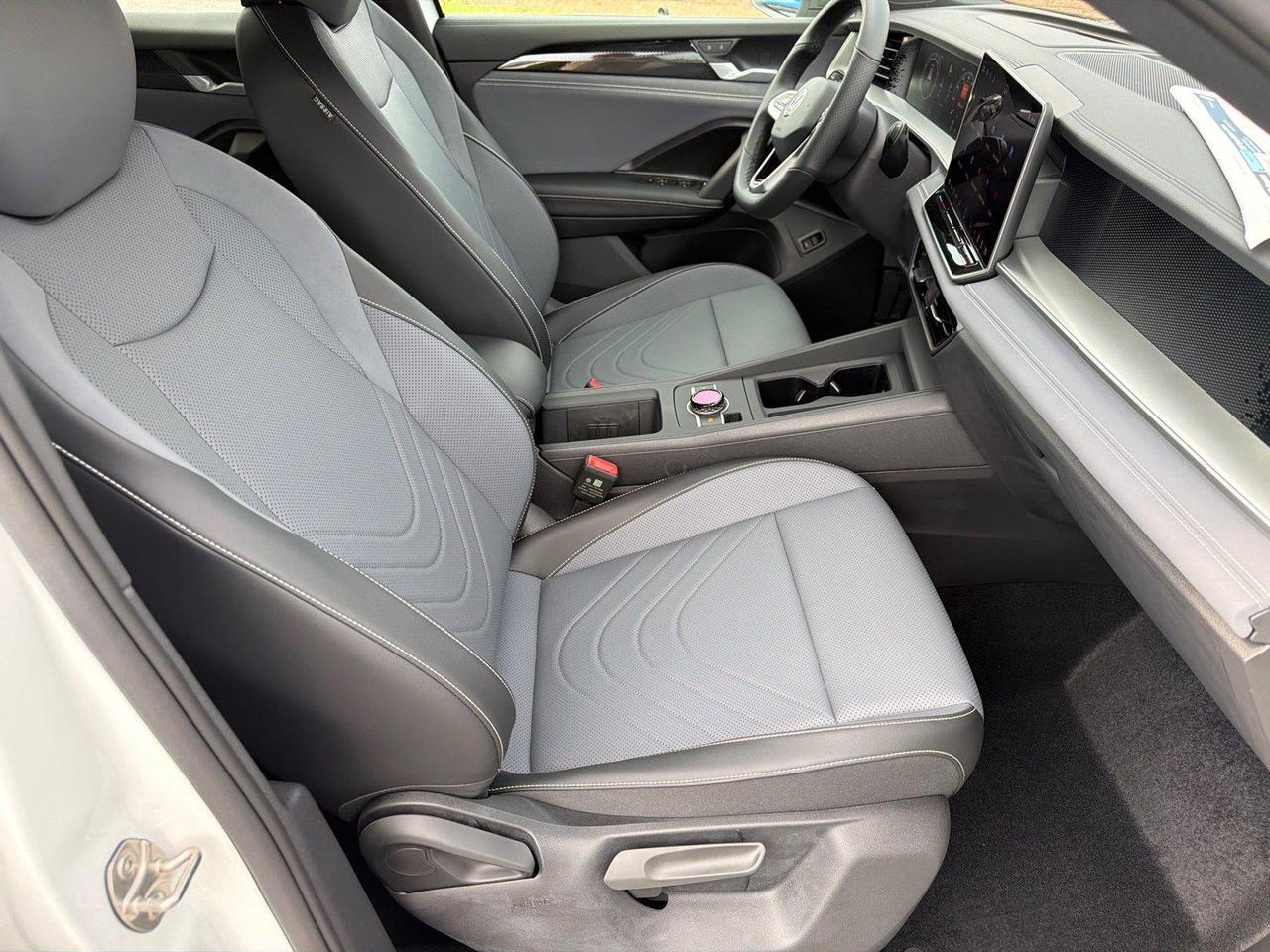 2026 Volkswagen Tiguan SE R-Line Black Hagerstown MD
