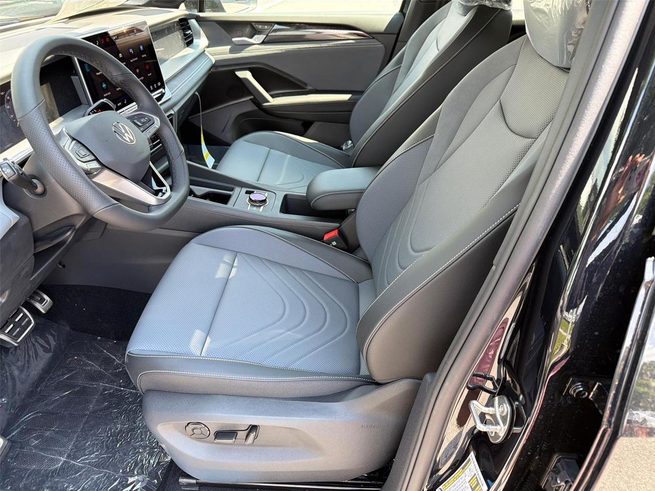 2026 Volkswagen Tiguan SE R-Line Black Hagerstown MD