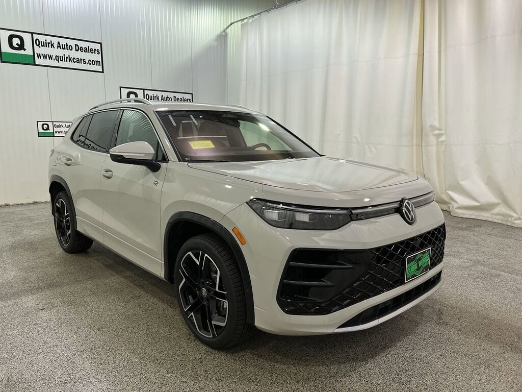2026 Volkswagen Tiguan SEL R-Line Turbo Oshkosh WI