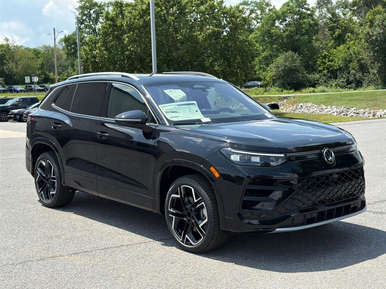 2026 Volkswagen Tiguan SEL R-Line Turbo
