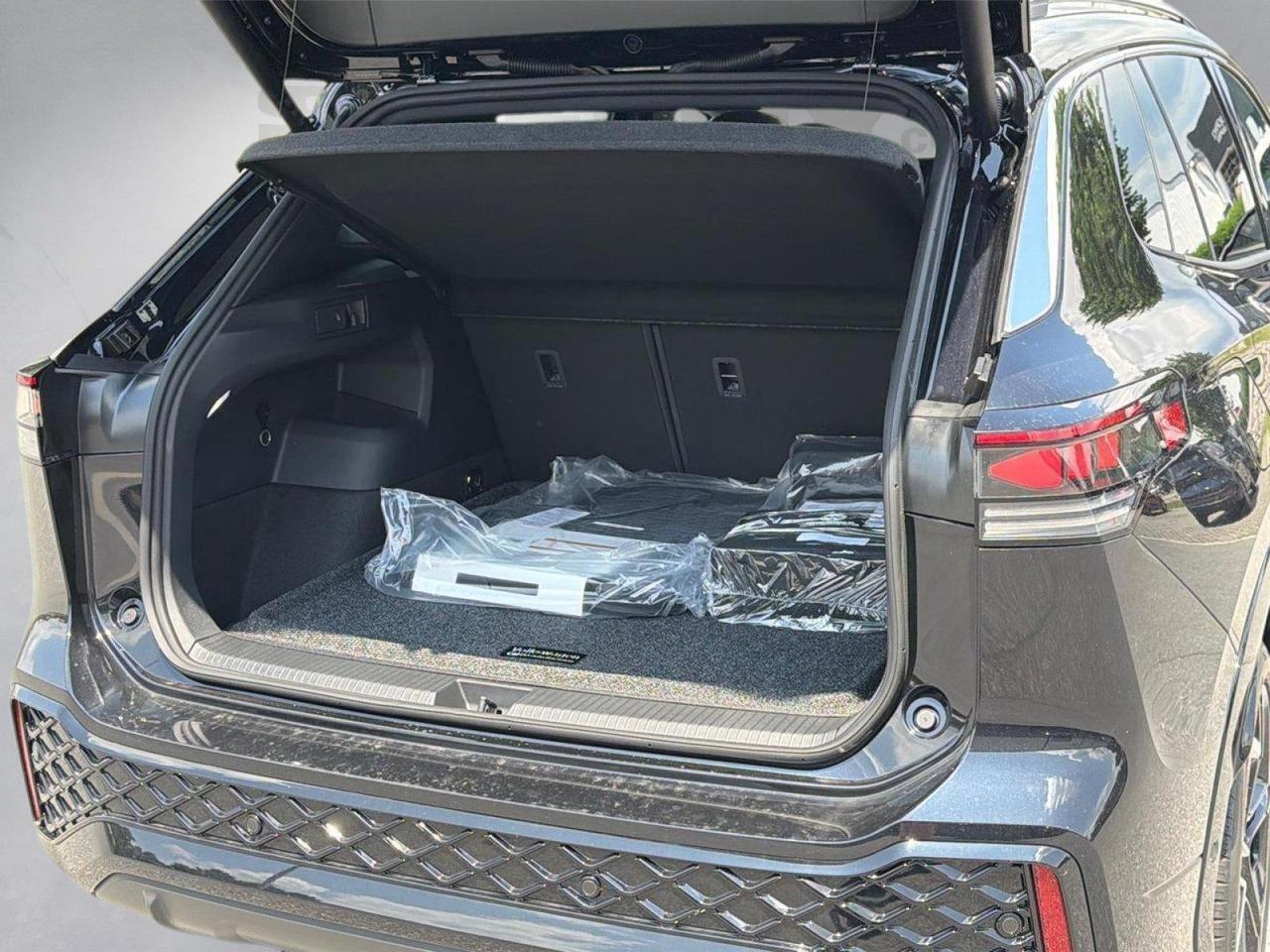 2026 Volkswagen Tiguan SEL R-Line Turbo Hagerstown MD