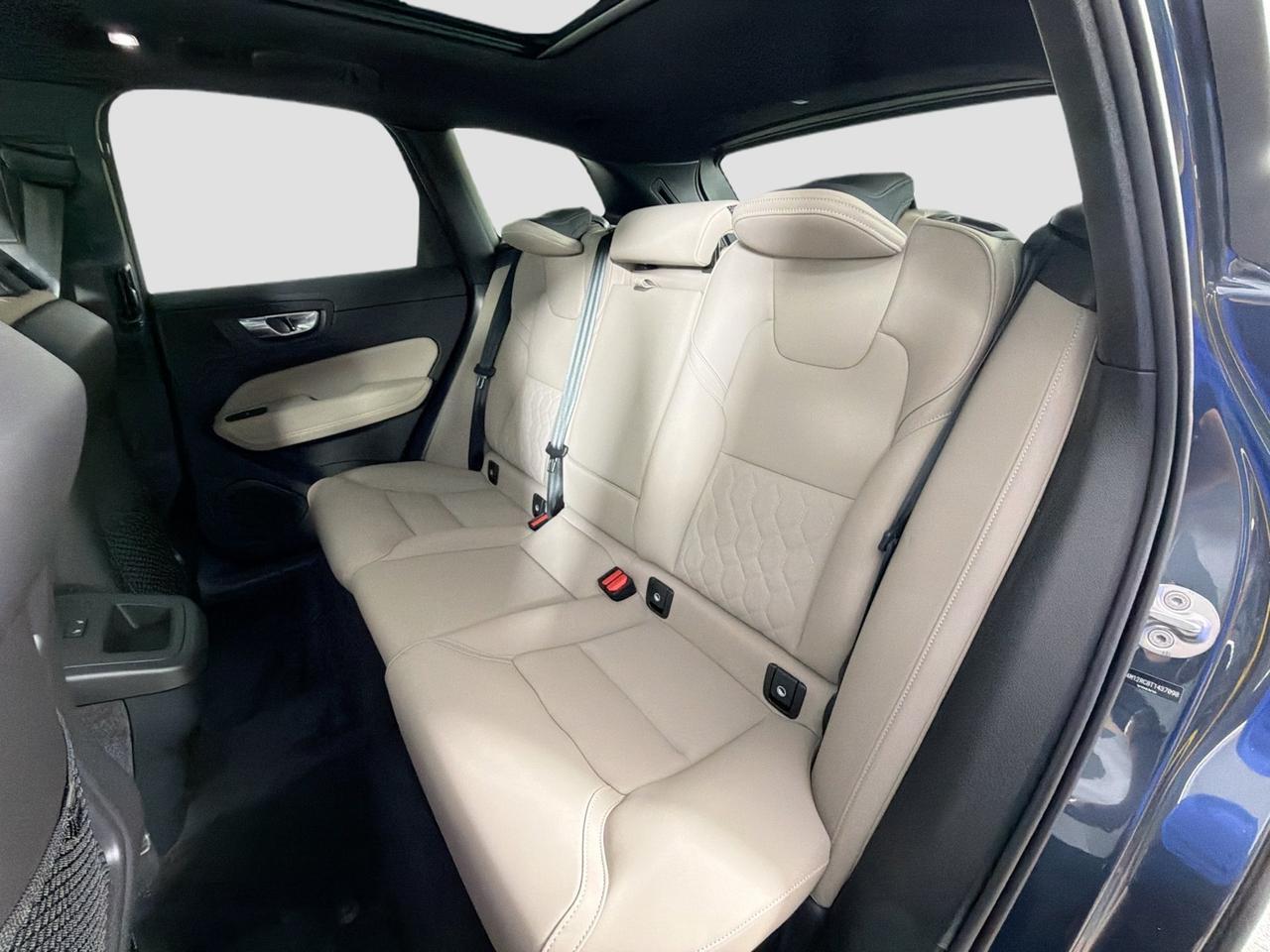 2026 Volvo XC60 B5 Hybrid AWD PLUS | High Performance Audio, Pilot Assist, 360 Cam, 4 Heated Seats & Wheel Portland OR