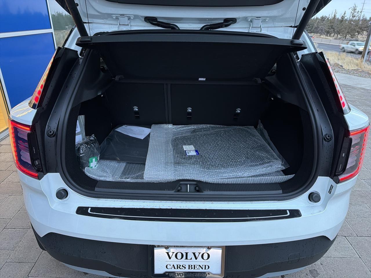 2026 Volvo EX30 Twin Motor Cross Country Ultra Bend OR