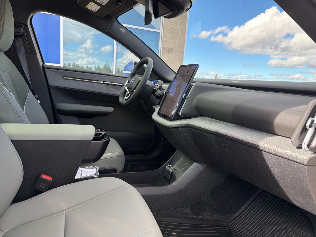 2026 Volvo EX30 Twin Motor Cross Country Ultra Bend OR