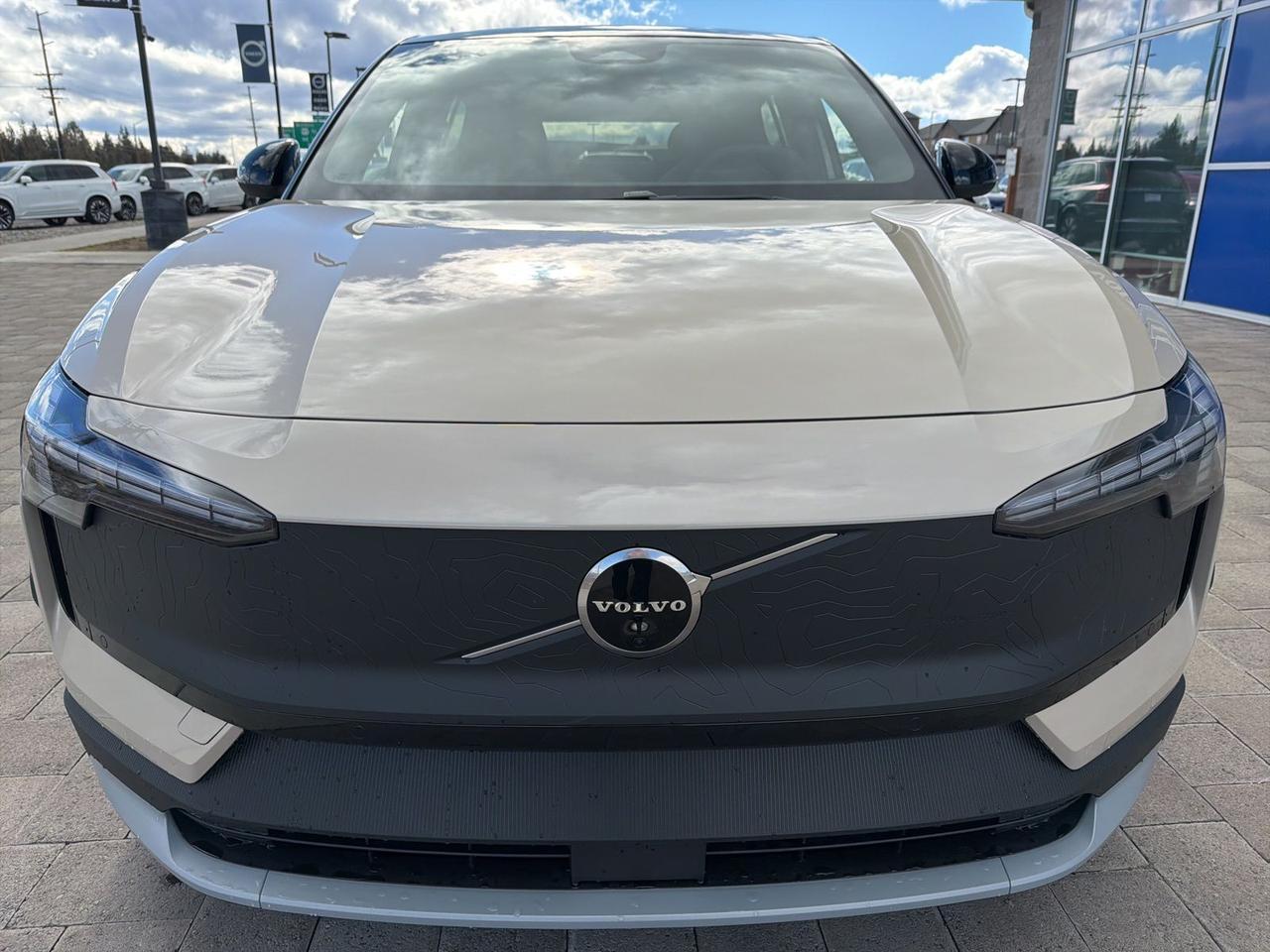 2026 Volvo EX30 Twin Motor Cross Country Ultra Bend OR