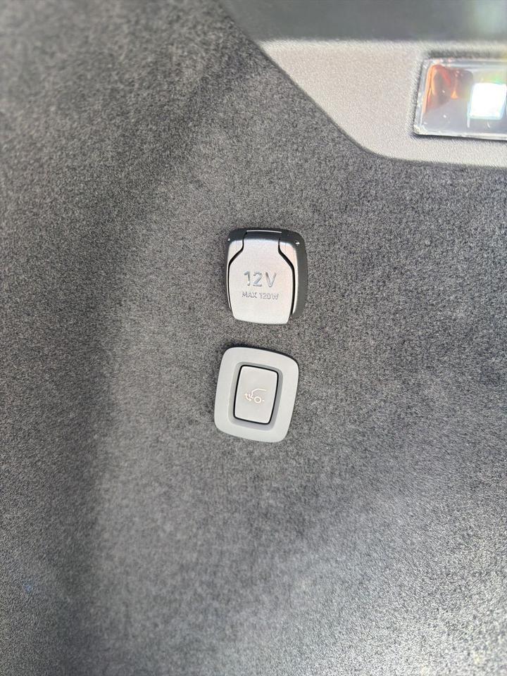 2026 Volvo EX30 Twin Motor Cross Country Ultra Bend OR