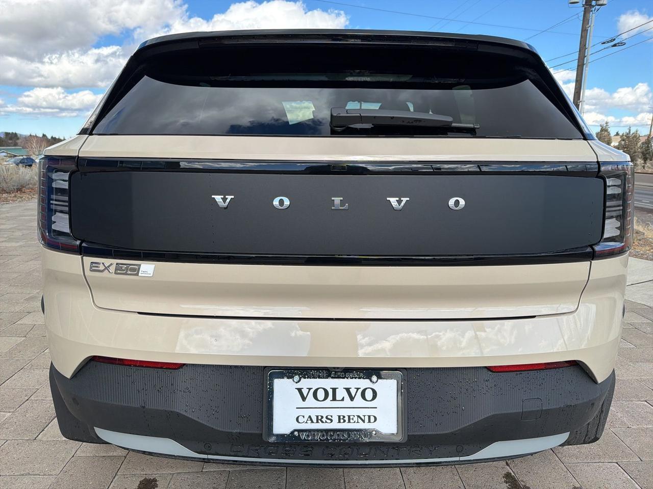 2026 Volvo EX30 Twin Motor Cross Country Ultra Bend OR
