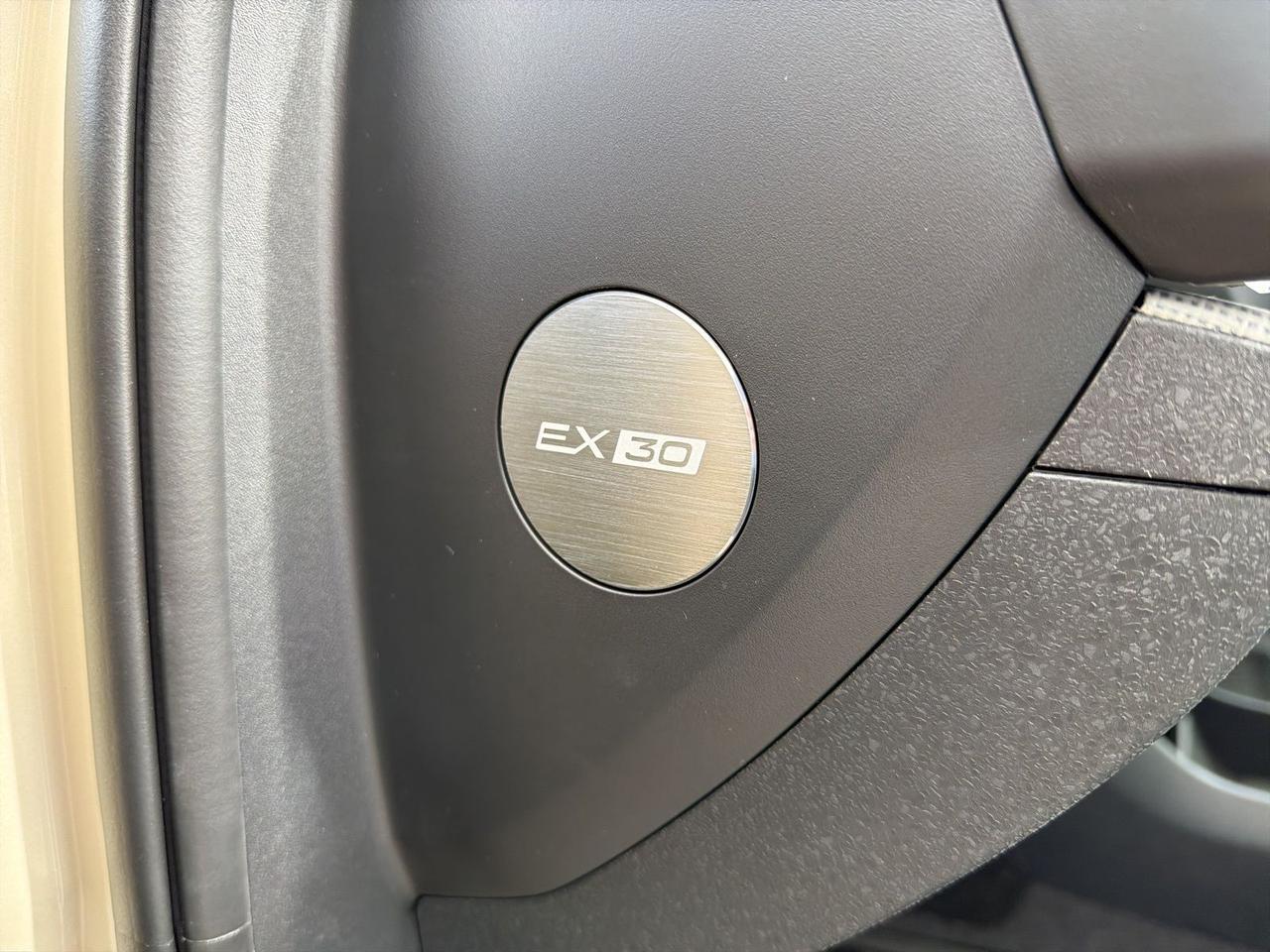 2026 Volvo EX30 Twin Motor Cross Country Ultra Bend OR