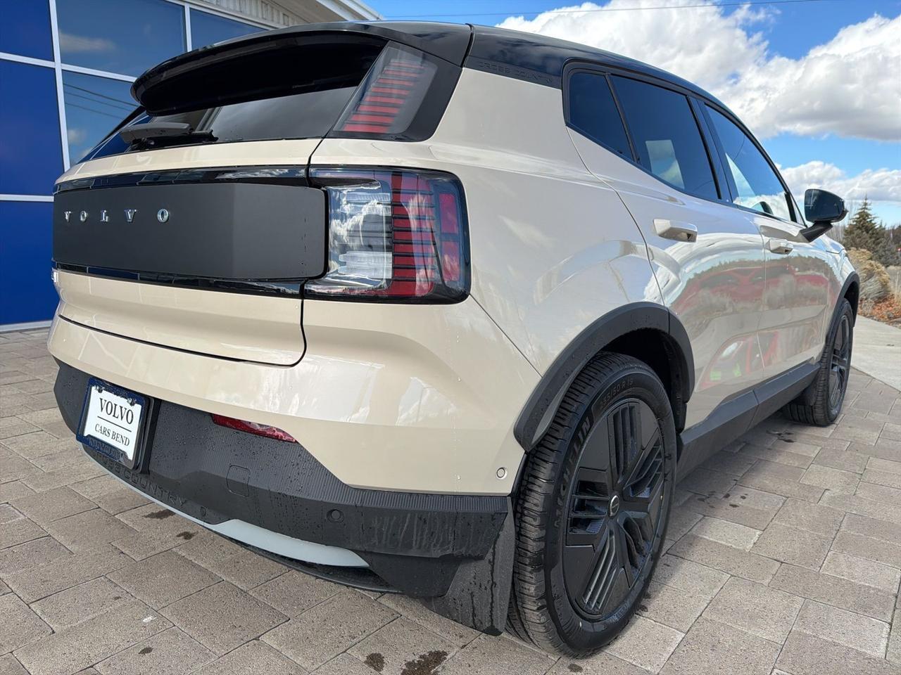 2026 Volvo EX30 Twin Motor Cross Country Ultra Bend OR