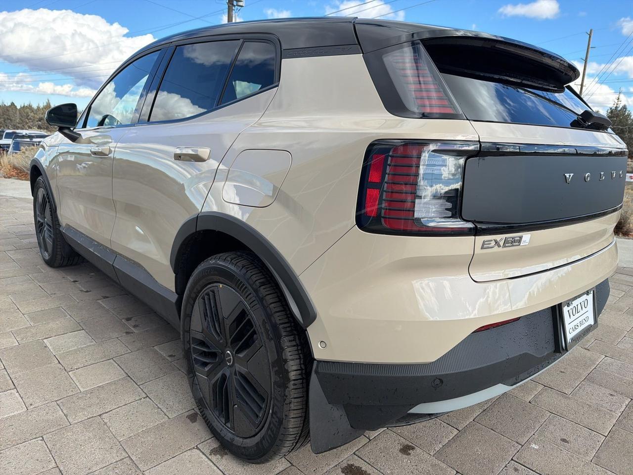 2026 Volvo EX30 Twin Motor Cross Country Ultra Bend OR