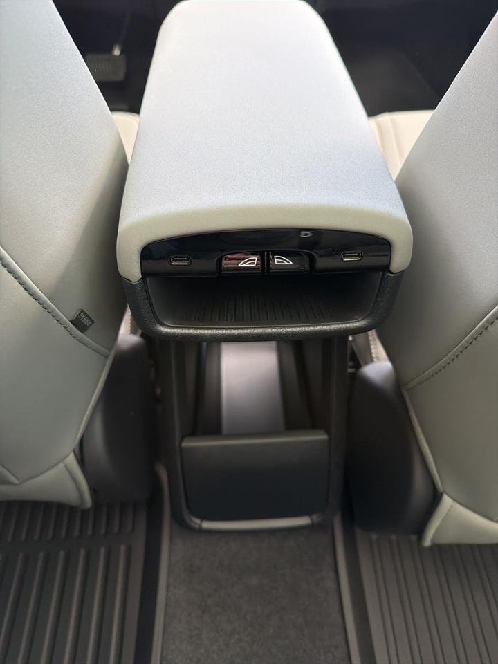 2026 Volvo EX30 Twin Motor Cross Country Ultra Bend OR