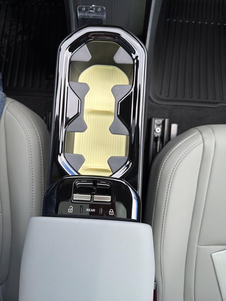 2026 Volvo EX30 Twin Motor Cross Country Ultra Bend OR