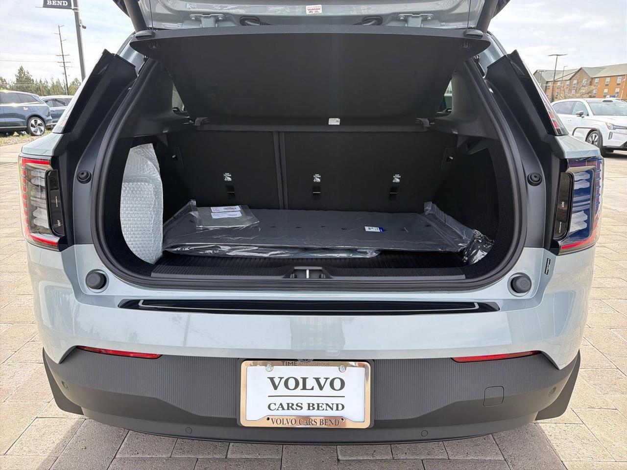 2026 Volvo EX30 Twin Motor Performance Plus Bend OR