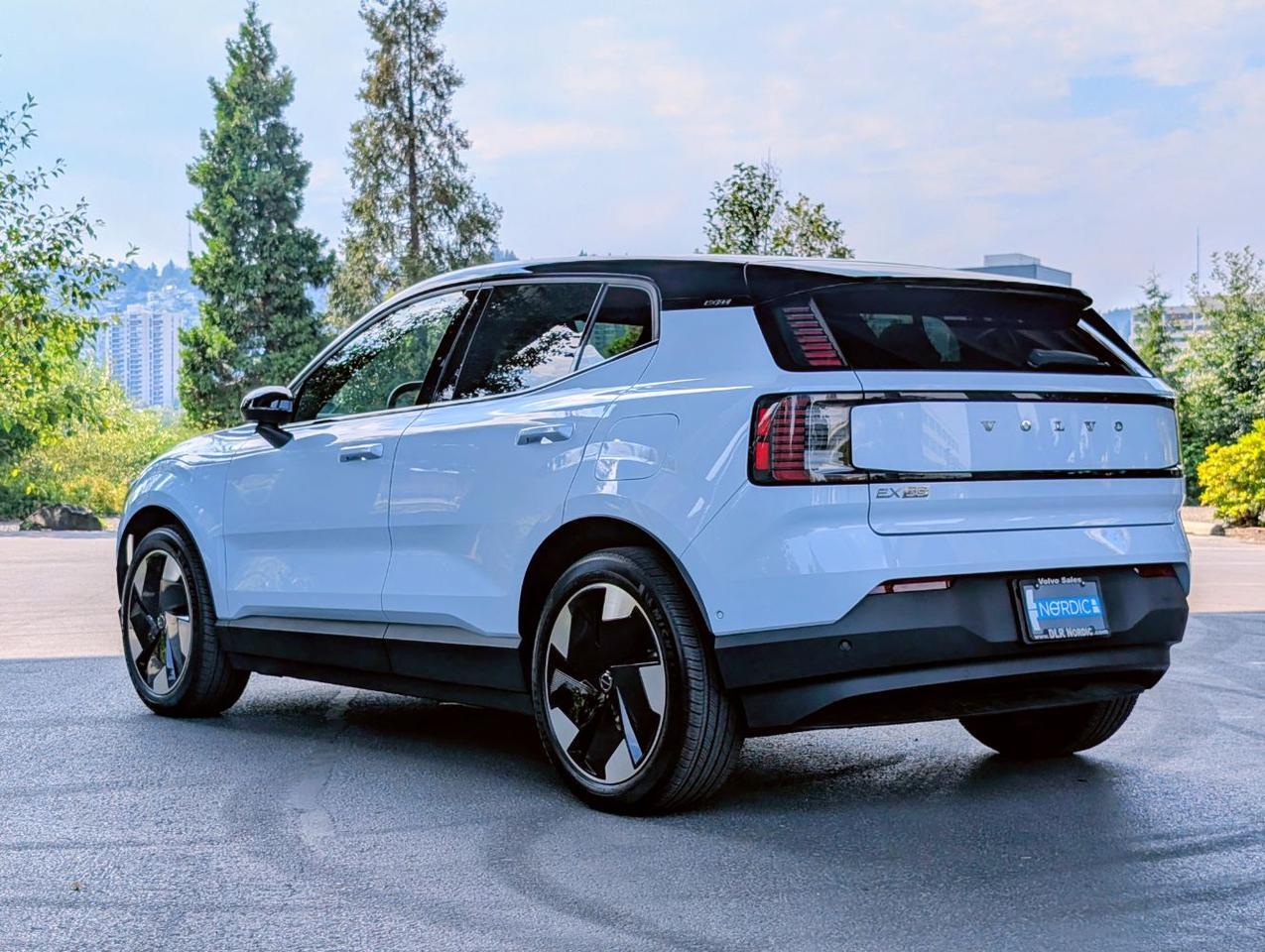 2026 Volvo EX30 Twin Motor Performance ULTRA | 422ph, 253mi EV, Harman Kardon, Pilot Assist, 4 Heated Seats & Wheel Portland OR
