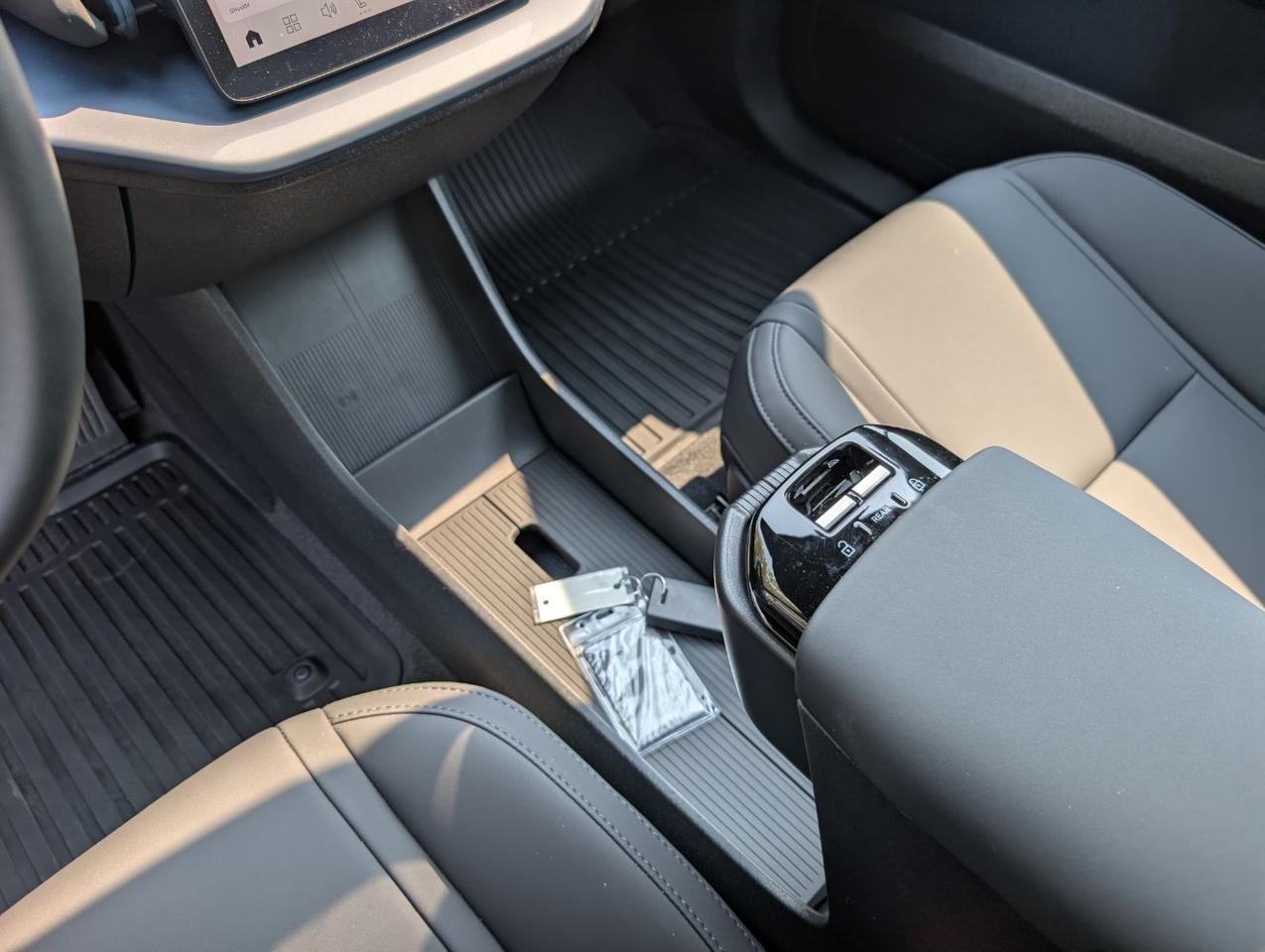 2026 Volvo EX30 Twin Motor Performance ULTRA | 422ph, 253mi EV, Harman Kardon, Pilot Assist, 4 Heated Seats & Wheel Portland OR