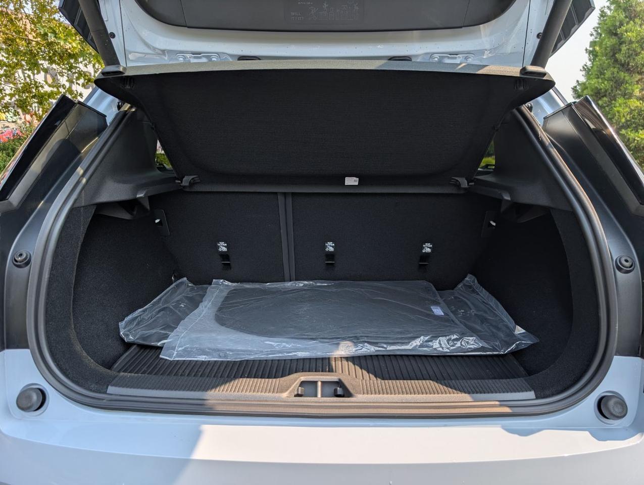 2026 Volvo EX30 Twin Motor Performance ULTRA | 422ph, 253mi EV, Harman Kardon, Pilot Assist, 4 Heated Seats & Wheel Portland OR