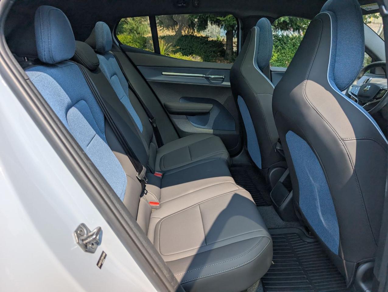 2026 Volvo EX30 Twin Motor Performance ULTRA | 422ph, 253mi EV, Harman Kardon, Pilot Assist, 4 Heated Seats & Wheel Portland OR