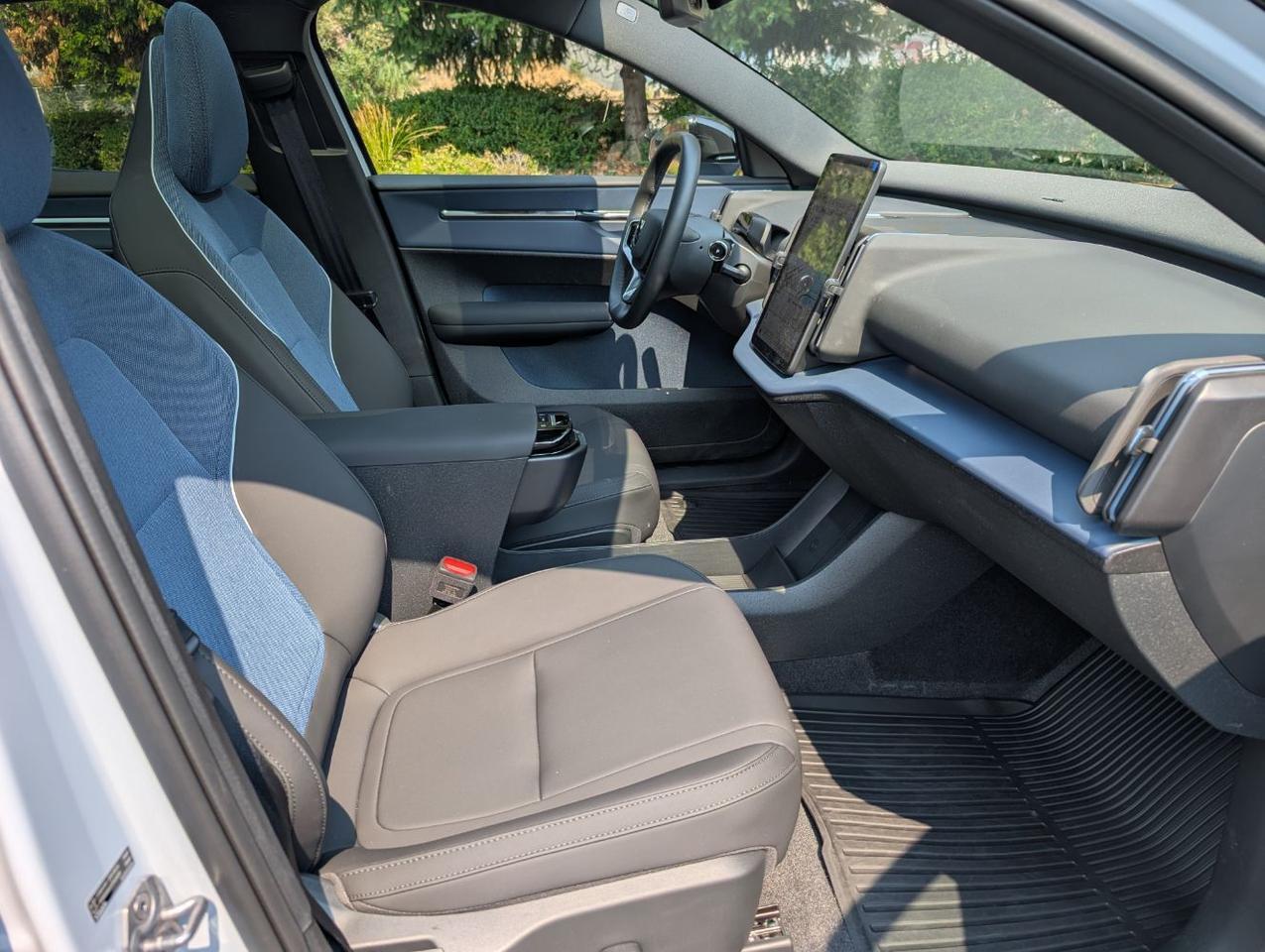 2026 Volvo EX30 Twin Motor Performance ULTRA | 422ph, 253mi EV, Harman Kardon, Pilot Assist, 4 Heated Seats & Wheel Portland OR