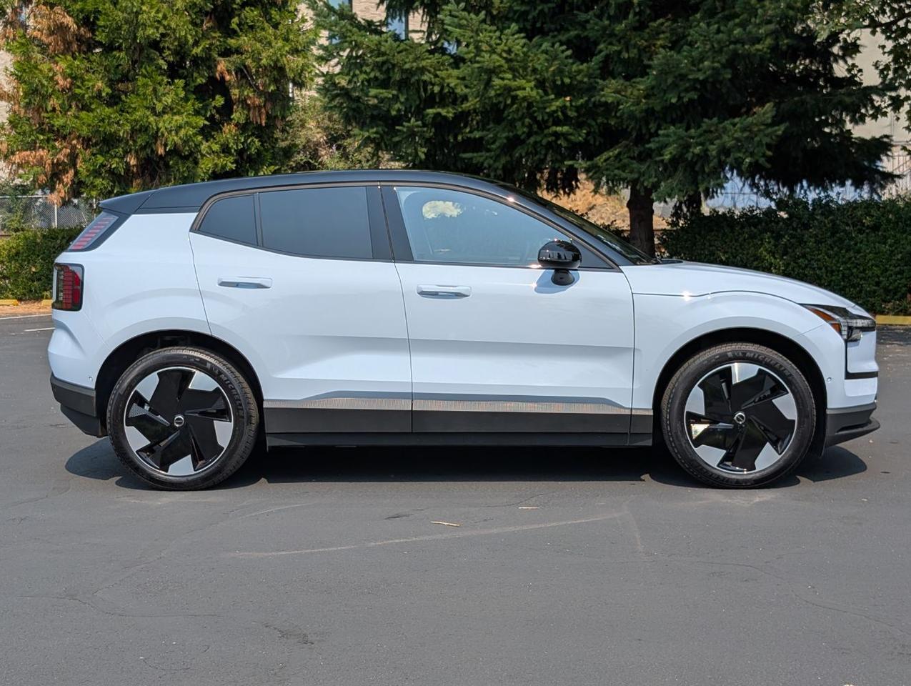 2026 Volvo EX30 Twin Motor Performance ULTRA | 422ph, 253mi EV, Harman Kardon, Pilot Assist, 4 Heated Seats & Wheel Portland OR