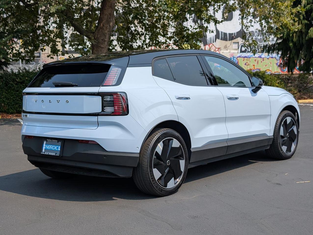 2026 Volvo EX30 Twin Motor Performance ULTRA | 422ph, 253mi EV, Harman Kardon, Pilot Assist, 4 Heated Seats & Wheel Portland OR