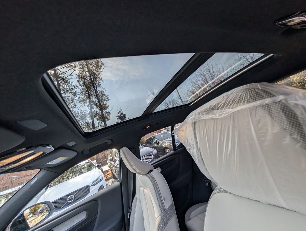 2026 Volvo EX40 Single Motor Extended Range Plus Hunt Valley MD