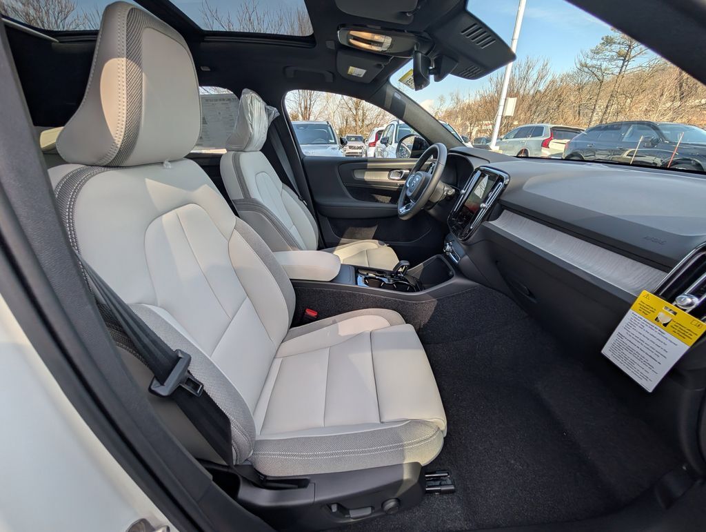 2026 Volvo EX40 Single Motor Extended Range Plus Hunt Valley MD