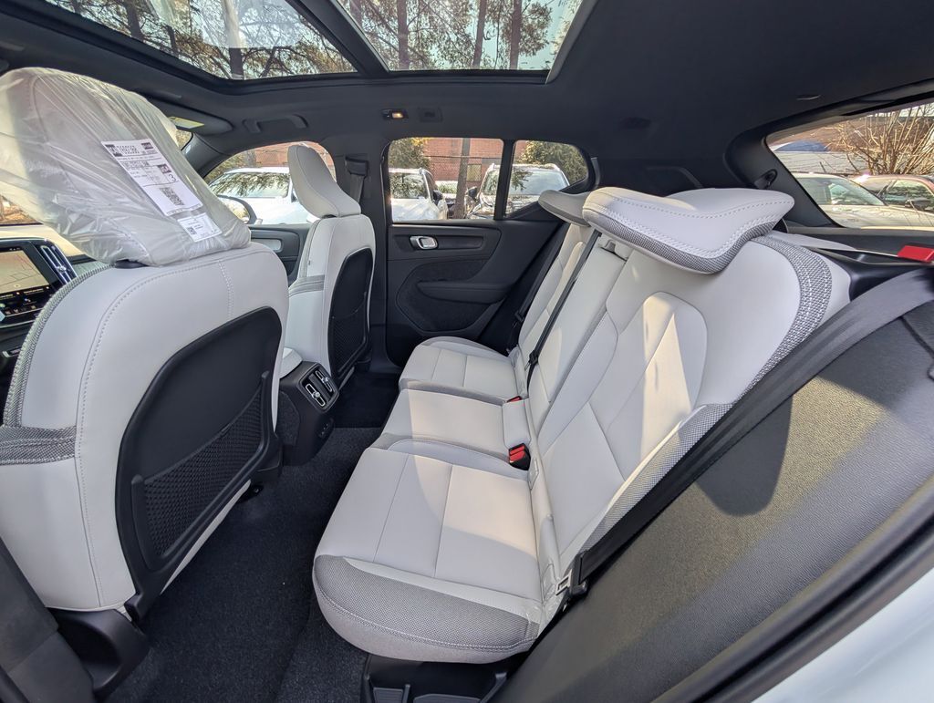 2026 Volvo EX40 Single Motor Extended Range Plus Hunt Valley MD