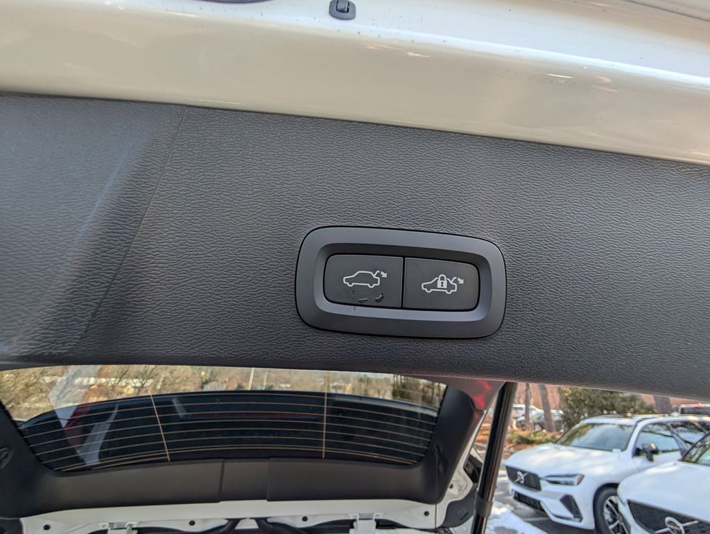 2026 Volvo EX40 Single Motor Extended Range Plus Hunt Valley MD