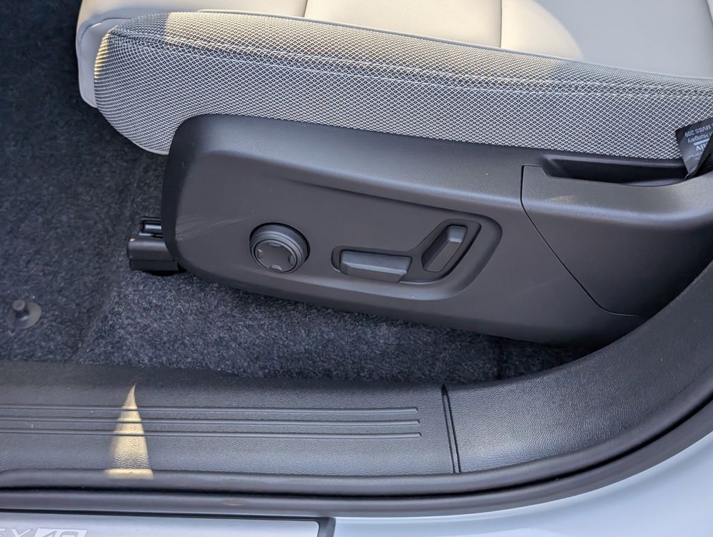 2026 Volvo EX40 Single Motor Extended Range Plus Hunt Valley MD