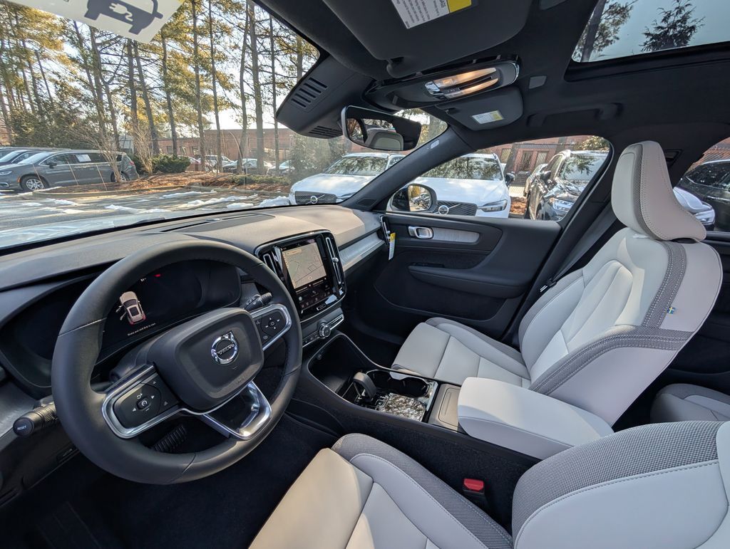 2026 Volvo EX40 Single Motor Extended Range Plus Hunt Valley MD