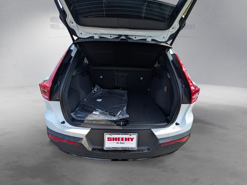 2026 Volvo EX40 Single Motor Extended Range Plus Hunt Valley MD