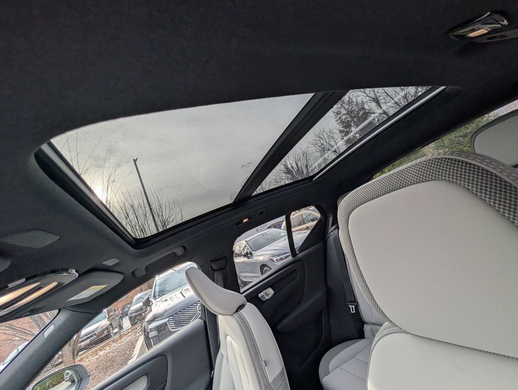 2026 Volvo EX40 Single Motor Extended Range Plus Hunt Valley MD