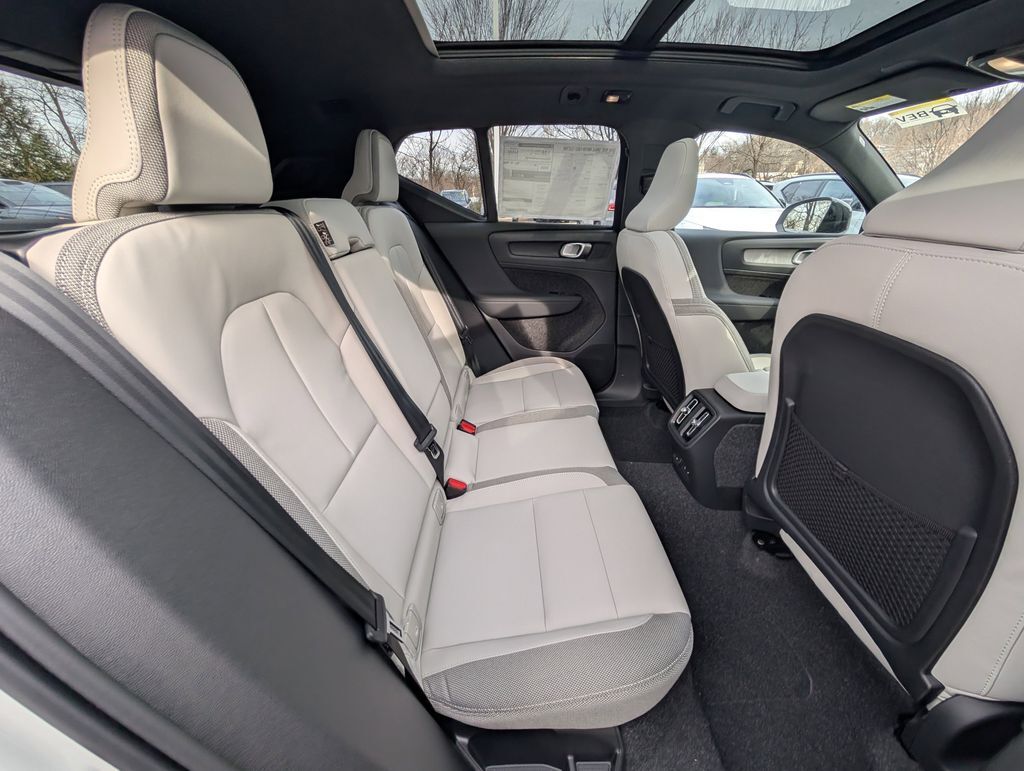 2026 Volvo EX40 Single Motor Extended Range Plus Hunt Valley MD