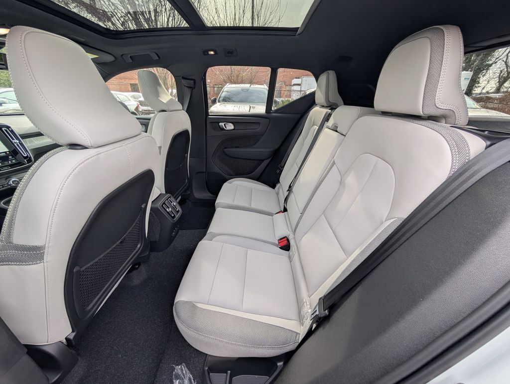 2026 Volvo EX40 Single Motor Extended Range Plus Hunt Valley MD