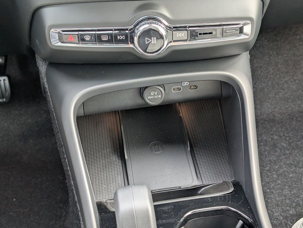 2026 Volvo EX40 Single Motor Extended Range Plus Hunt Valley MD