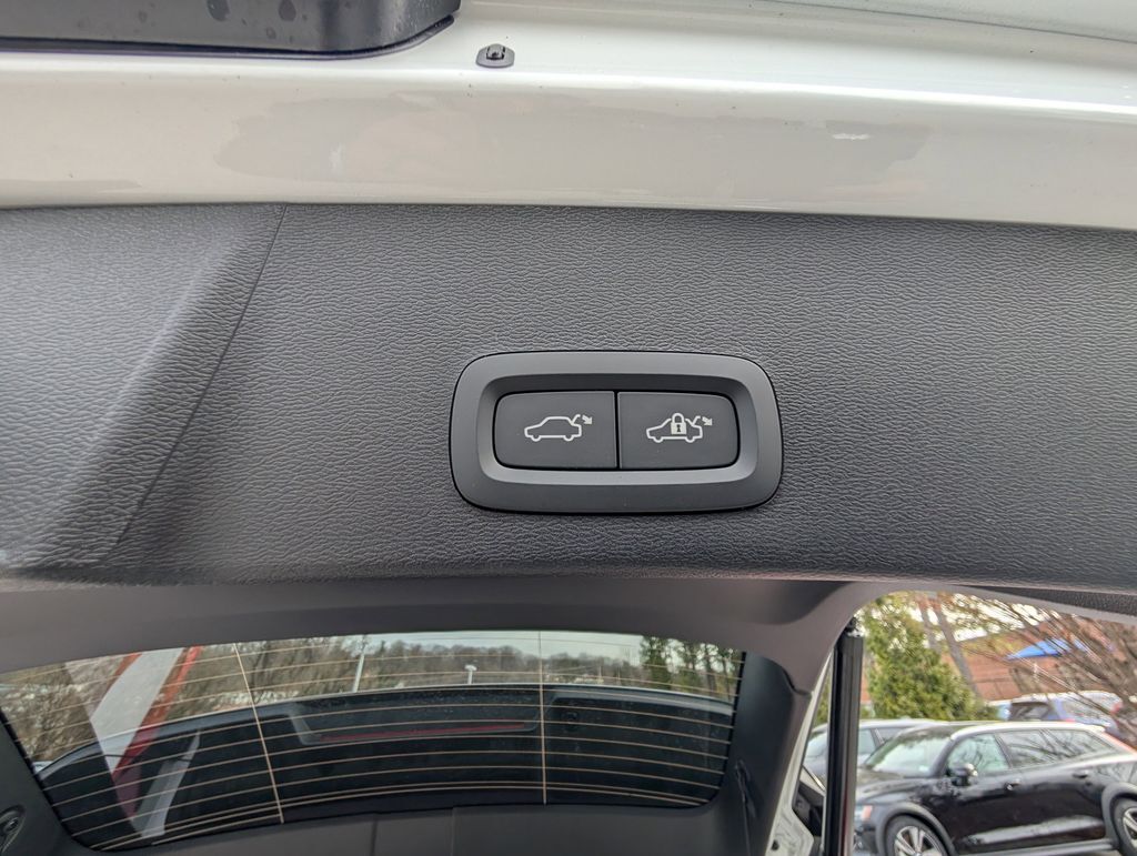 2026 Volvo EX40 Single Motor Extended Range Plus Hunt Valley MD