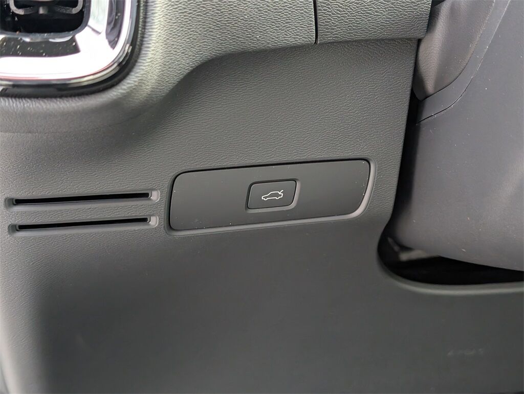 2026 Volvo EX40 Single Motor Extended Range Plus Hunt Valley MD