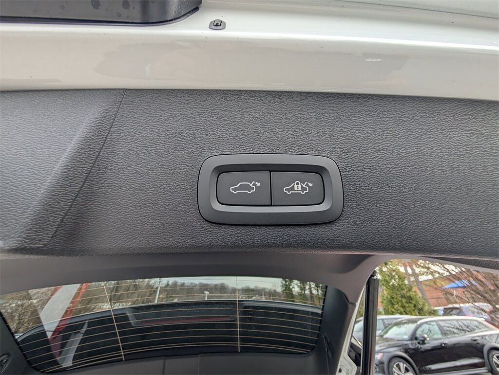 2026 Volvo EX40 Single Motor Extended Range Plus Hunt Valley MD