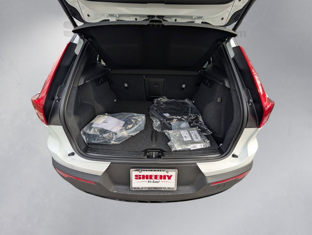 2026 Volvo EX40 Single Motor Extended Range Plus Hunt Valley MD