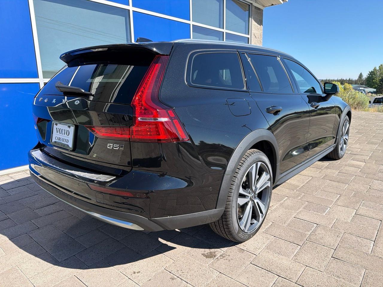 2026 Volvo V60 Cross Country B5 Plus Bend OR