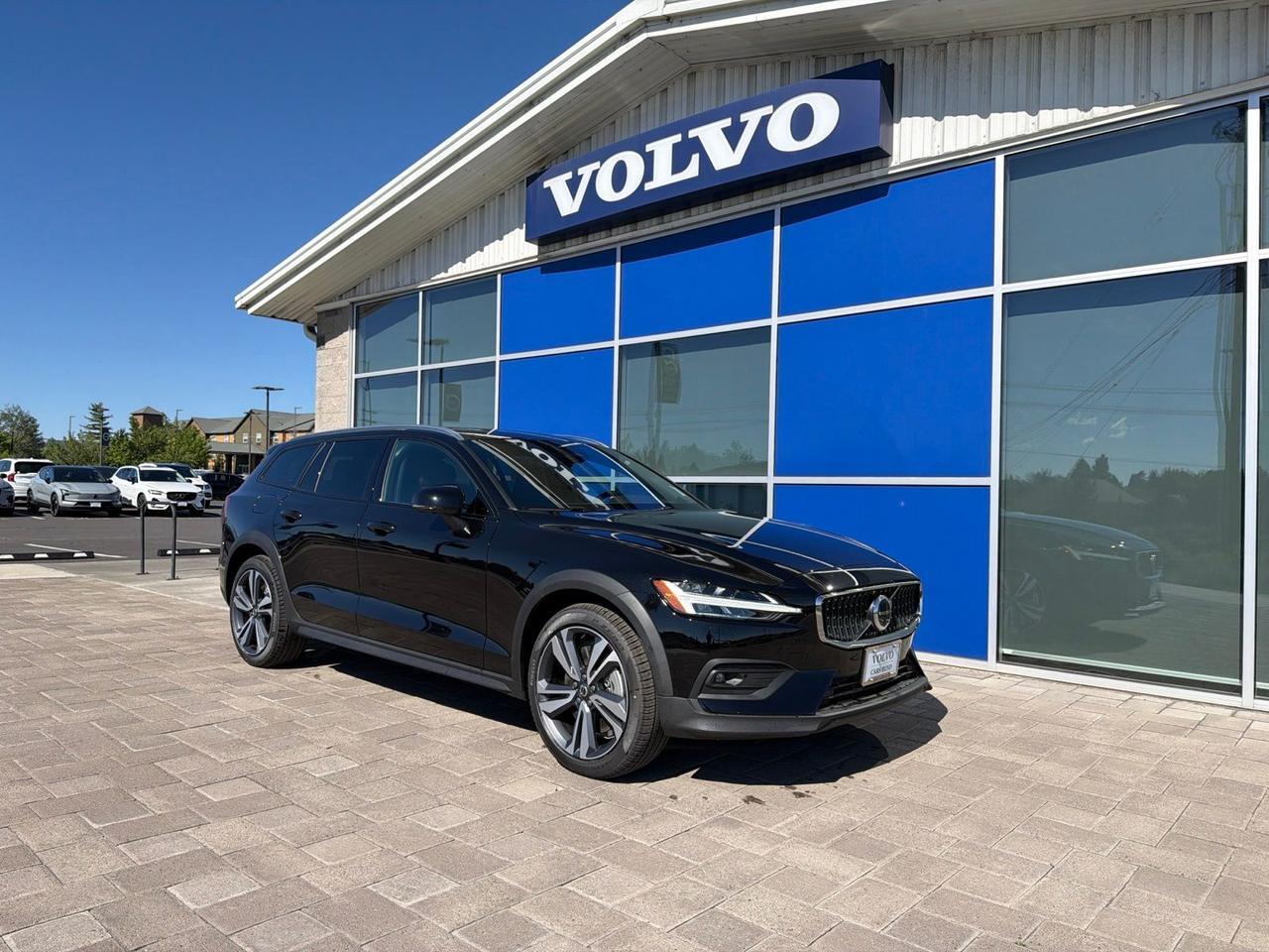 2026 Volvo V60 Cross Country B5 Plus