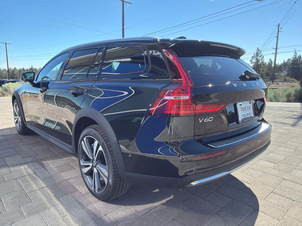 2026 Volvo V60 Cross Country B5 Plus Bend OR