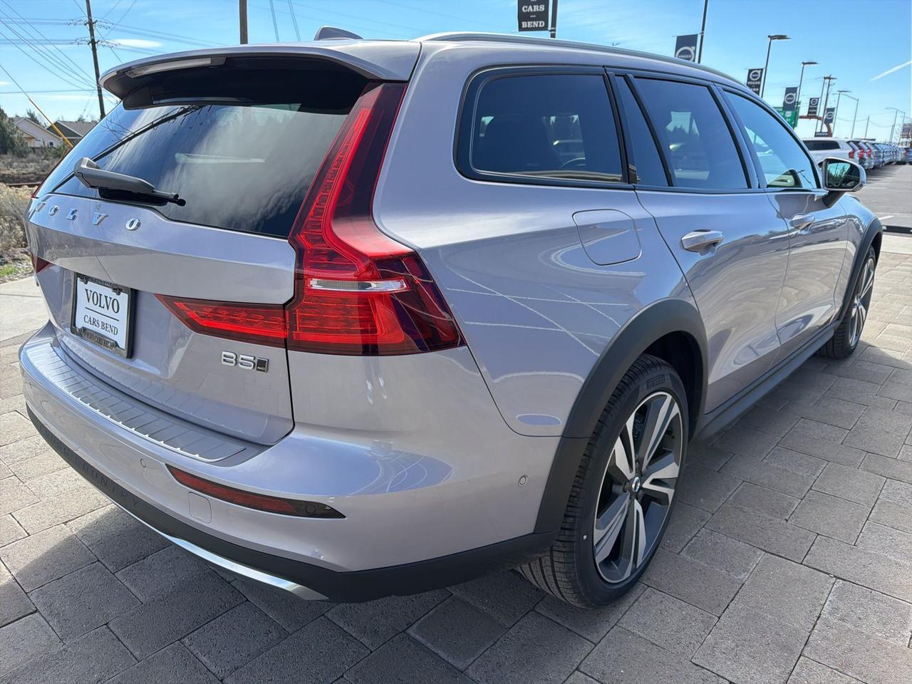 2026 Volvo V60 Cross Country B5 Plus Bend OR