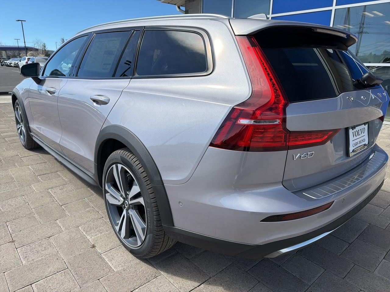 2026 Volvo V60 Cross Country B5 Plus Bend OR